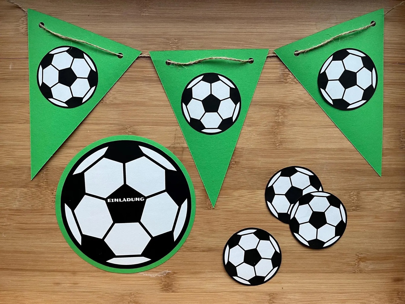 Fußball-Bastelset mit Trikot-Vorlage zum Kindergeburtstag (kulligraphie)